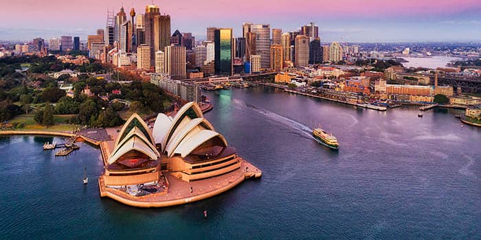 นายกเทศมนตรี NSW ถูกวิจารณ์เนื่องจากการเปลี่ยนทิศทางของมาตรการการปฏิรูปการเล่นพ็อกกี้ที่ไม่ใช้เงินสด
