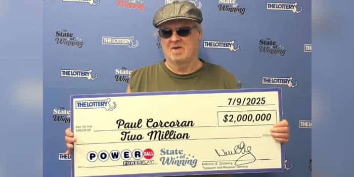 ผู้ชายชนะเงินรางวัล 1 ล้านดอลลาร์จากตั๋ว Powerball 2 ใบ