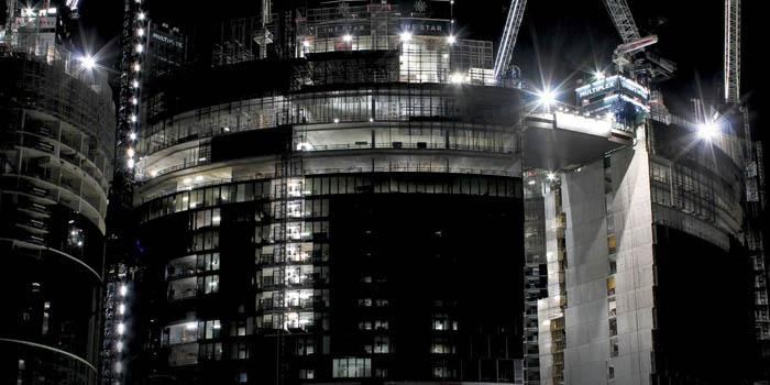 พนักงานดาว Brisbane ออกไปเนื่องจากการต่อสู้เรื่องค่าจ้างและปัญหาด้านการเงิน