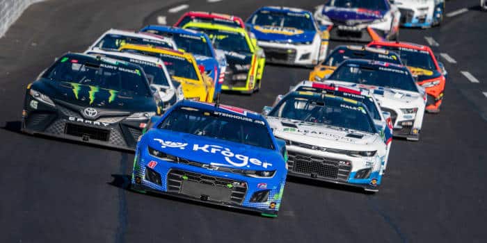 2025 ออโต้เทรดเดอร์ EchoPark Automotive 400 นักซิ่ง NASCAR อัตราการพนัน เวลา และการพยายามทายผล